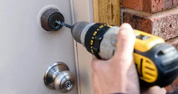 Security Locksmith Services Orlando, FL 407-552-4022 - 13-Key-Broke-In-Lock